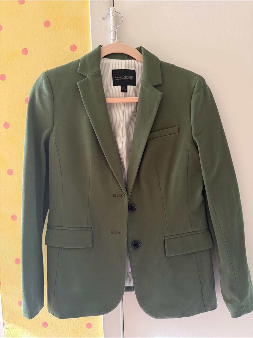 Banana Republic women’s fitted Olive Blazer with Notch Lapel